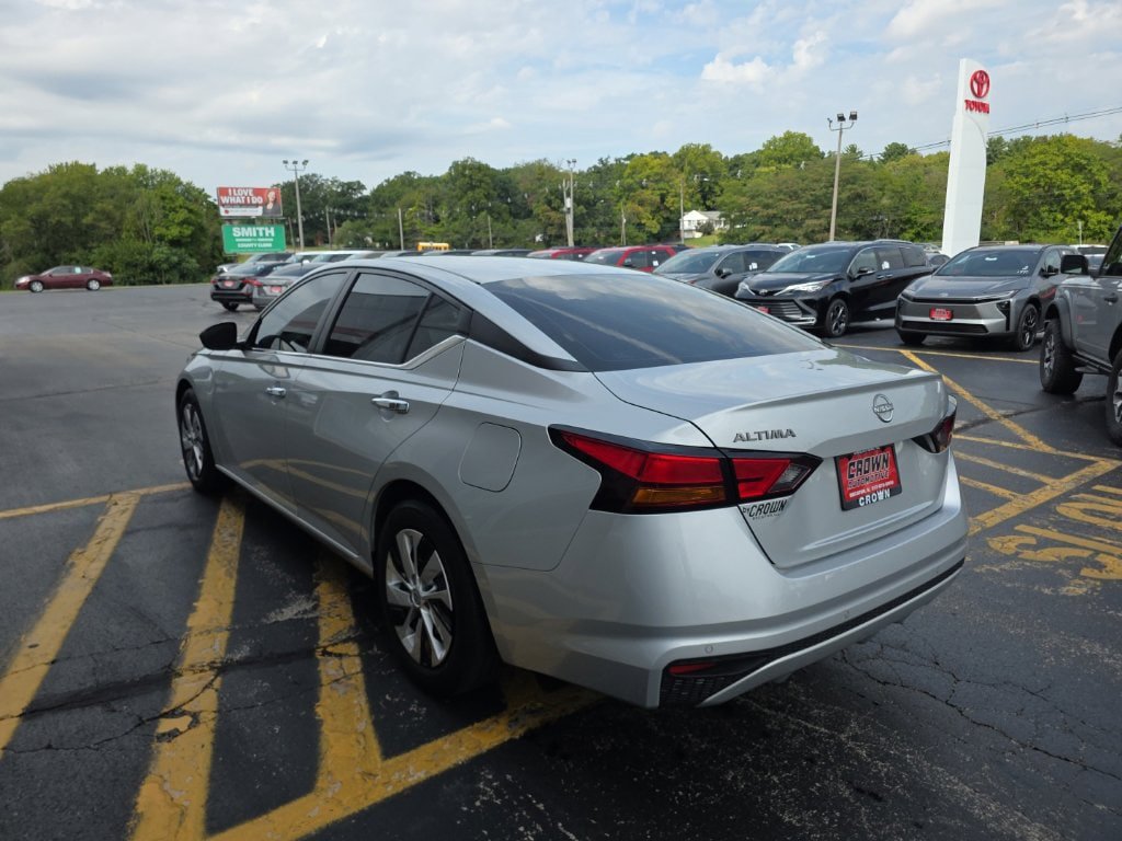 Used 2024 Nissan Altima 2.5 S FWD image 6