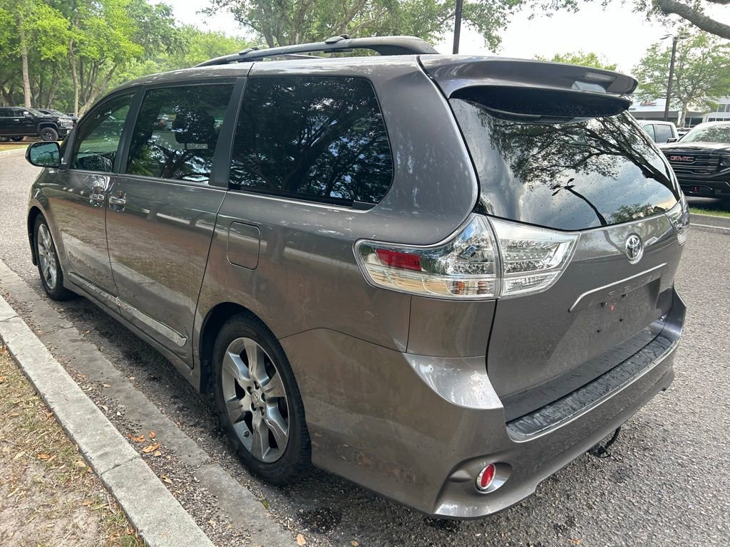 Used 2015 Toyota Sienna SE w/ SE Preferred Package FWD image 8