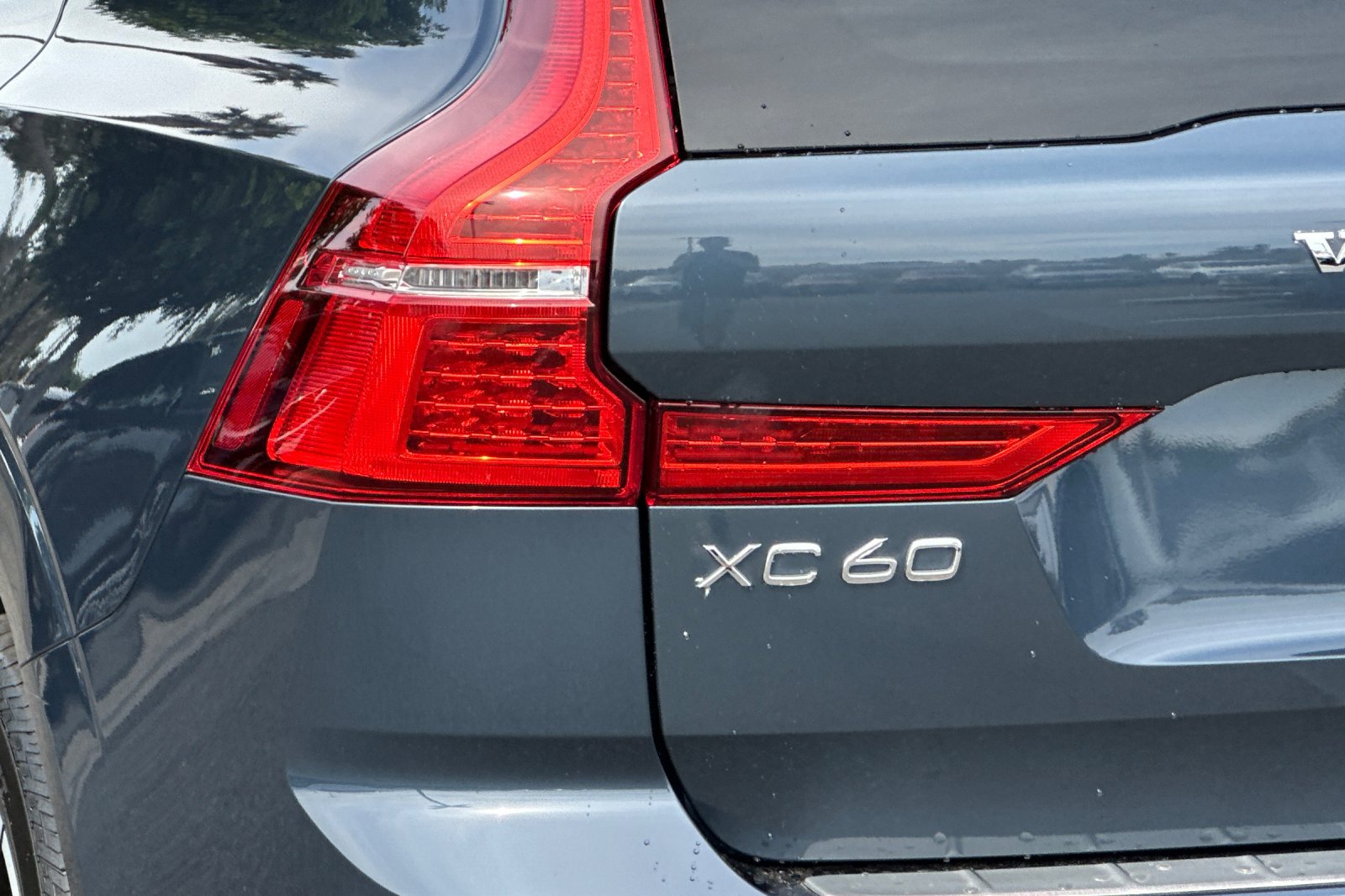 Certified 2023 Volvo XC60 B5 Plus w/ Climate Package FWD image 34
