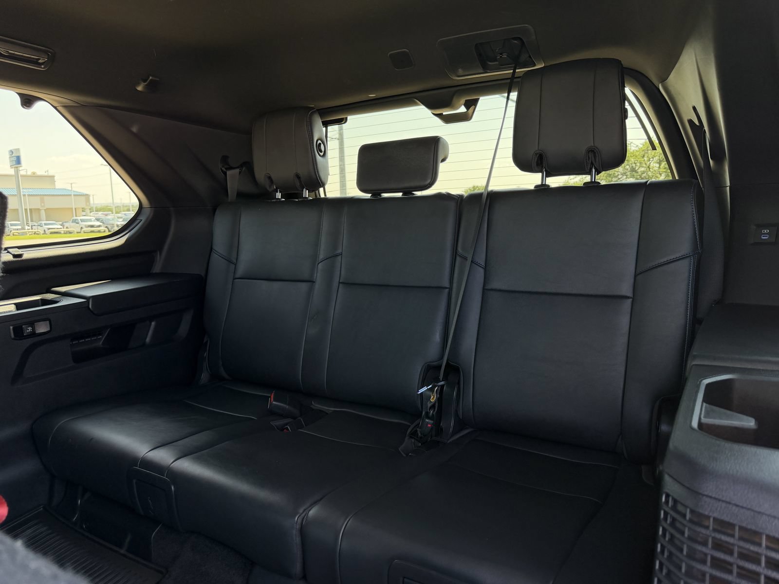 Used 2024 Toyota Sequoia Platinum AWD/4WD image 31