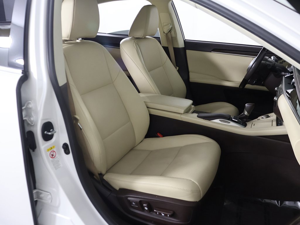 Used 2018 Lexus ES 350 w/ Ultra Luxury Package image 31