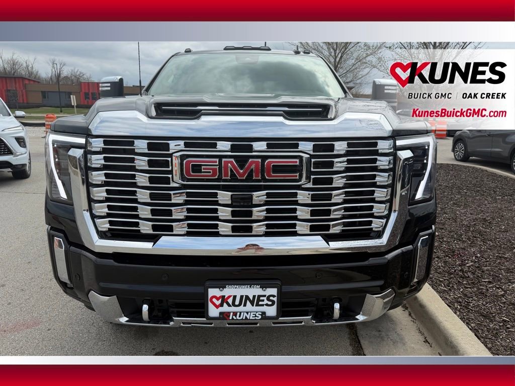 Used 2025 GMC Sierra 2500 Denali w/ Denali Reserve Package AWD/4WD image 3