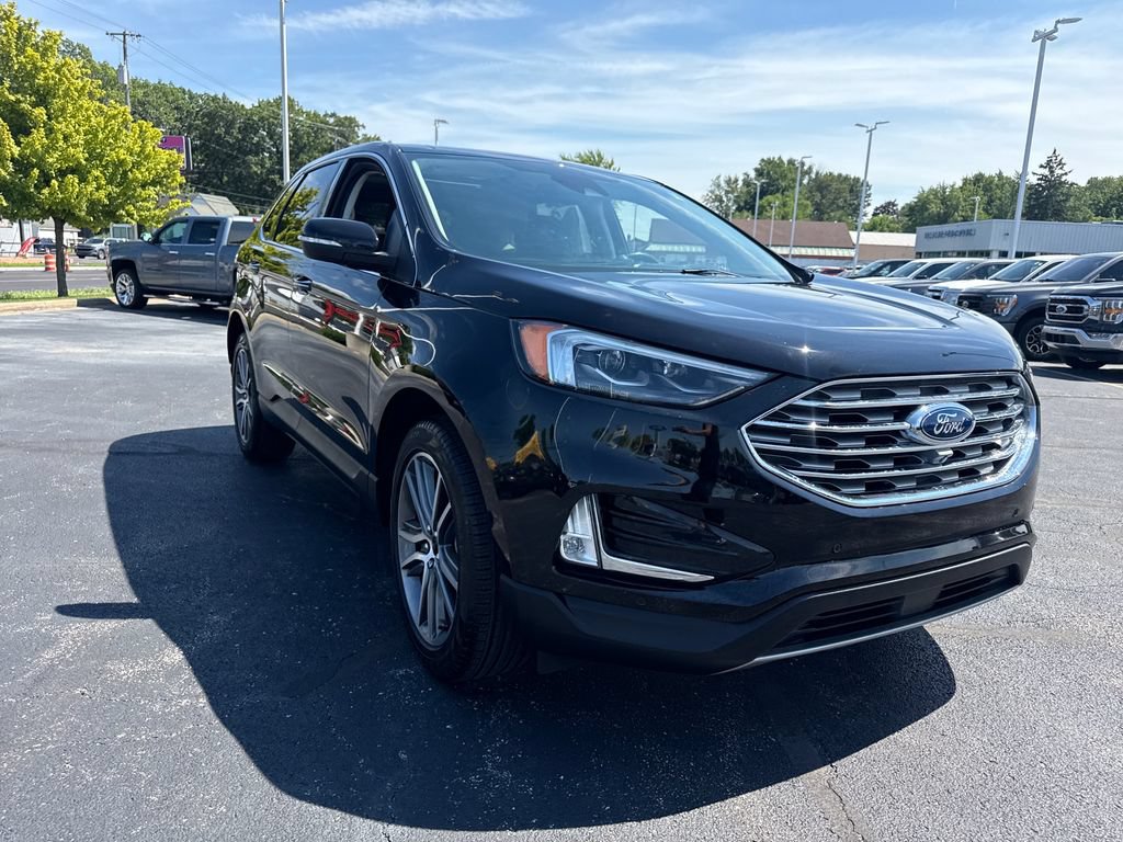 Used 2024 Ford Edge Titanium w/ Equipment Group 301A AWD/4WD image 4