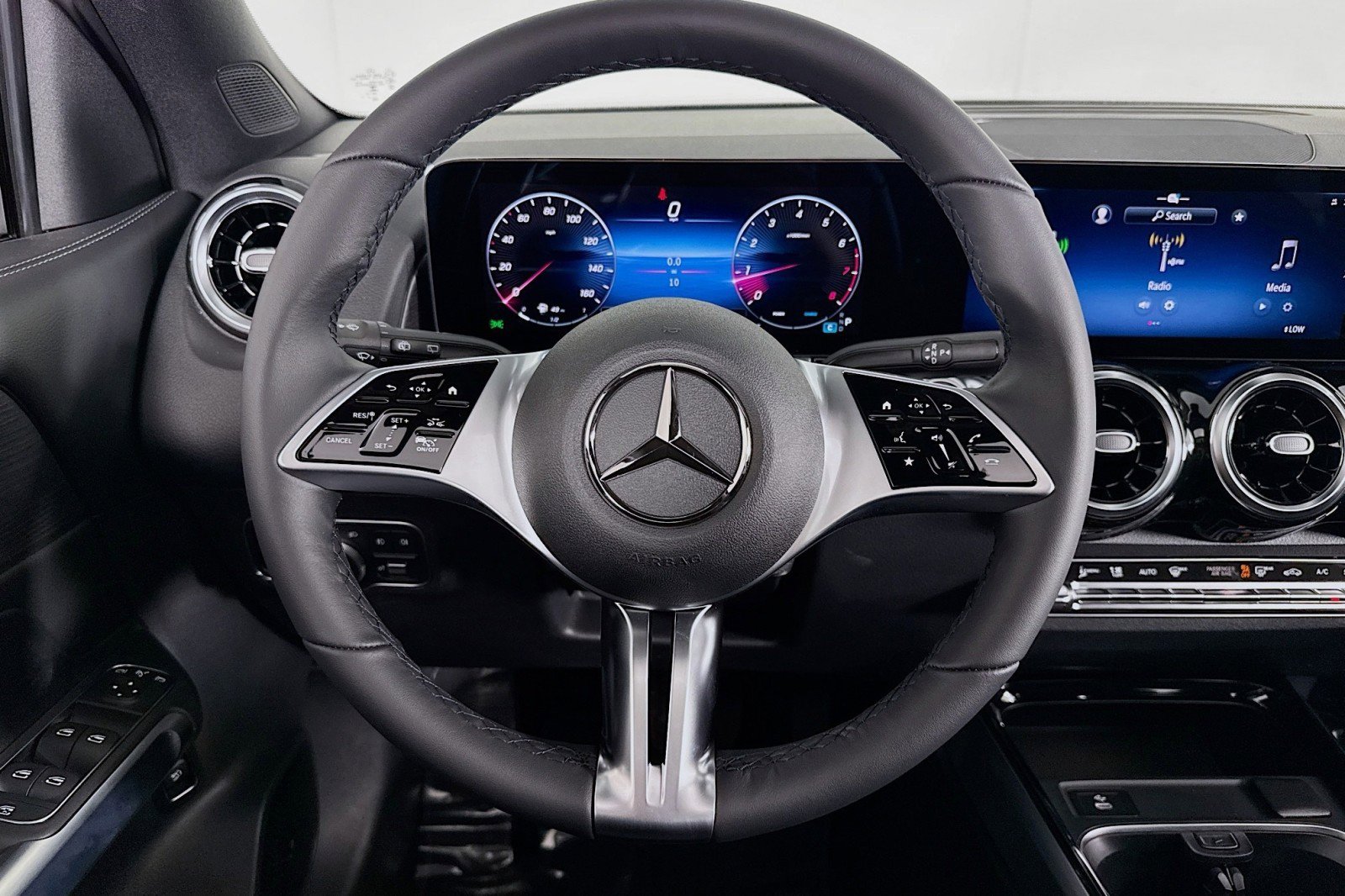 New 2026 Mercedes-Benz GLB 250 image 17