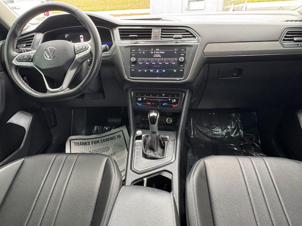 Used 2023 Volkswagen Tiguan SE FWD image 15