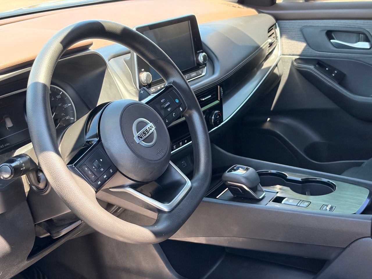Used 2021 Nissan Rogue SV FWD image 16
