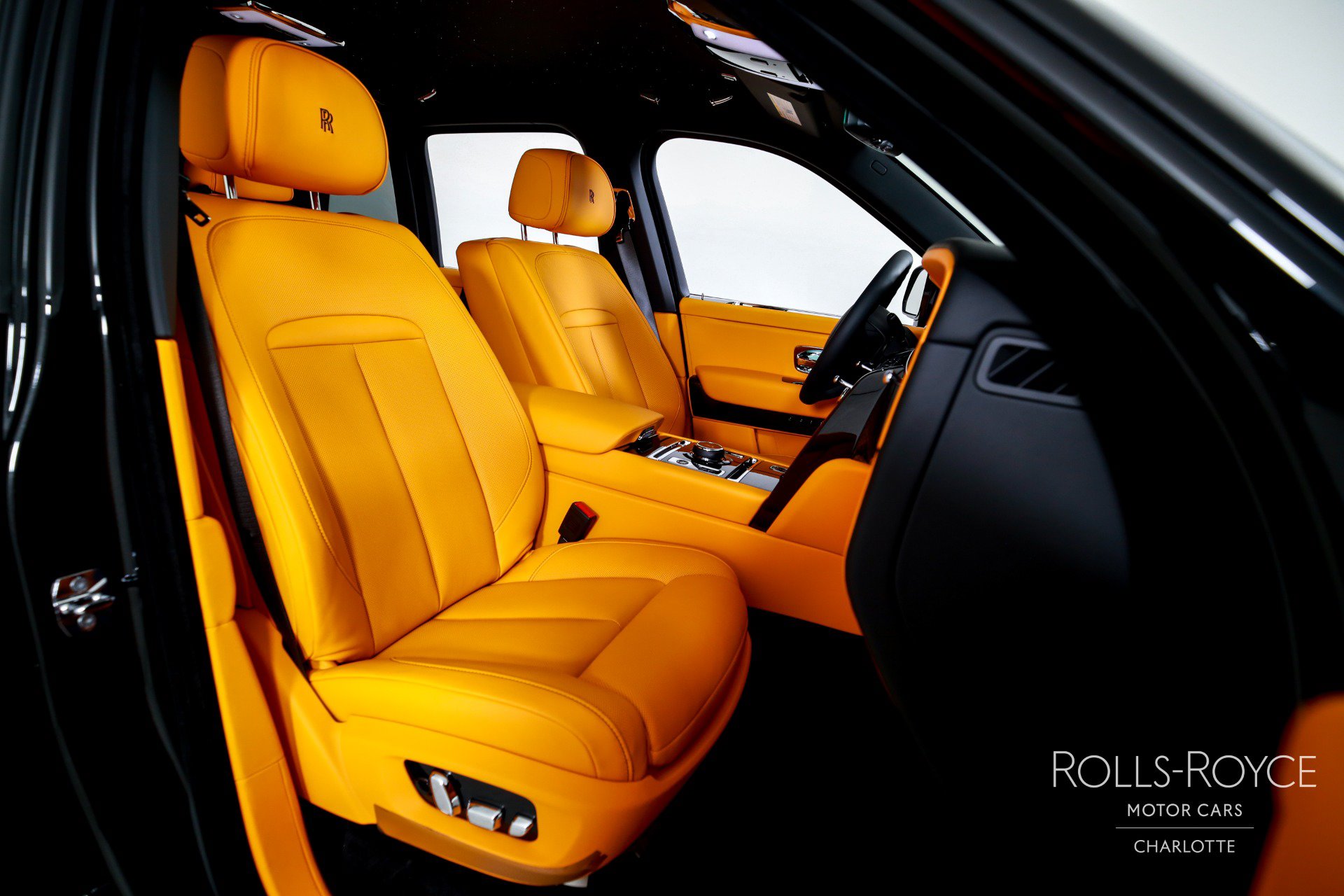 New 2026 Rolls-Royce Cullinan Black Badge AWD/4WD image 35