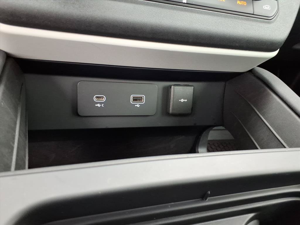 Certified 2023 Land Rover Defender 90 SE AWD/4WD image 18