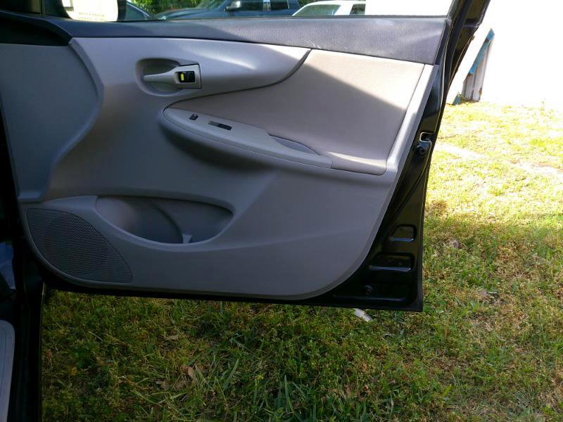 Used 2013 Toyota Corolla LE Special Edition image 24