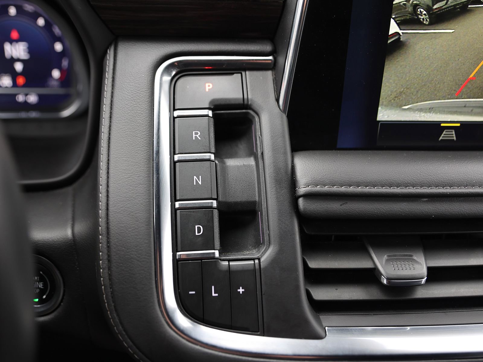 Used 2024 Chevrolet Tahoe LT image 28