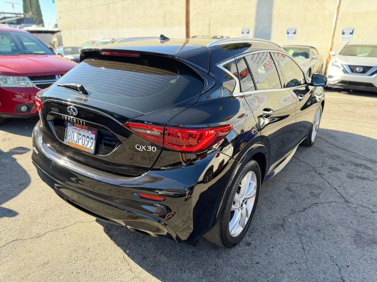Used 2018 INFINITI QX30 Premium w/ Navigation Package image 18