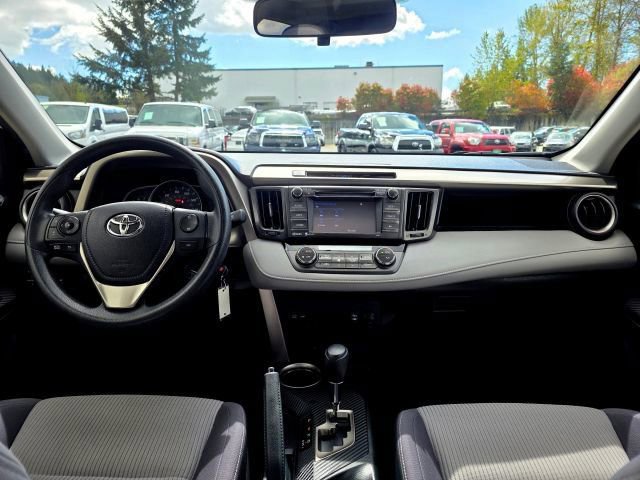 Used 2015 Toyota RAV4 XLE AWD/4WD image 10