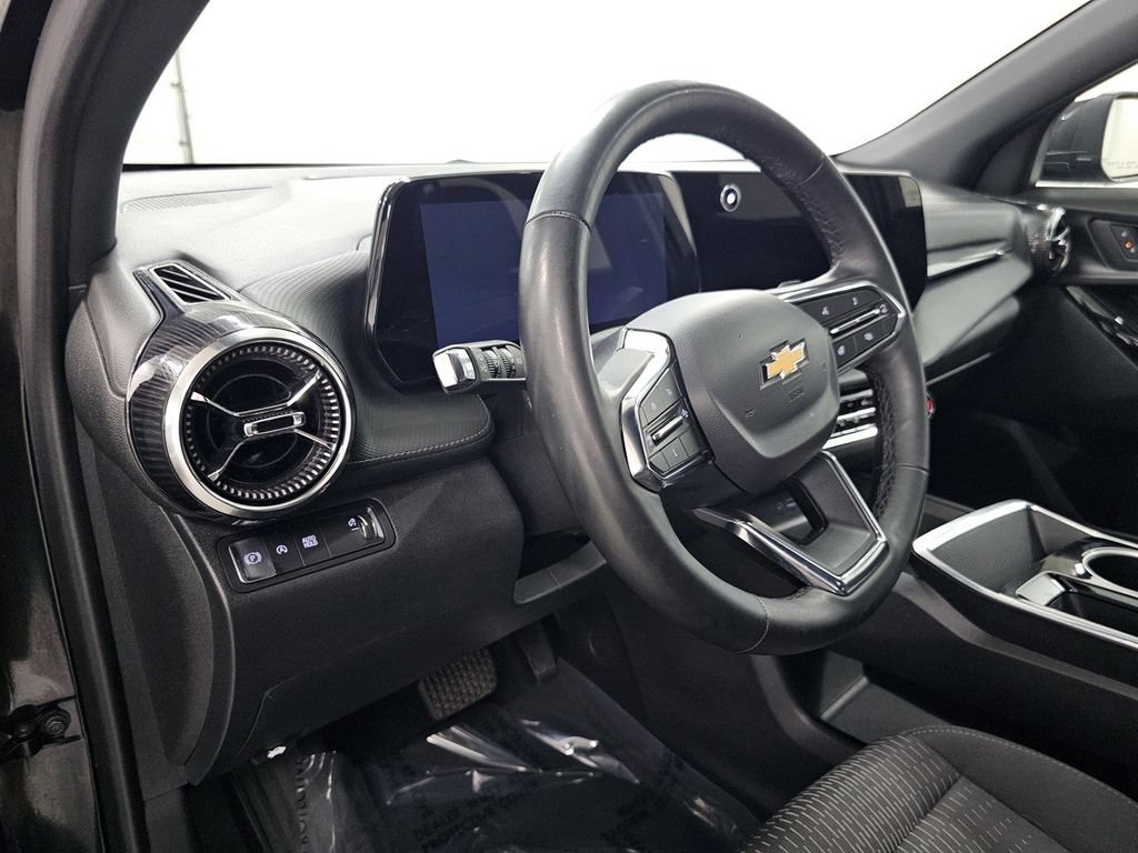 Used 2025 Chevrolet Equinox LT FWD image 10