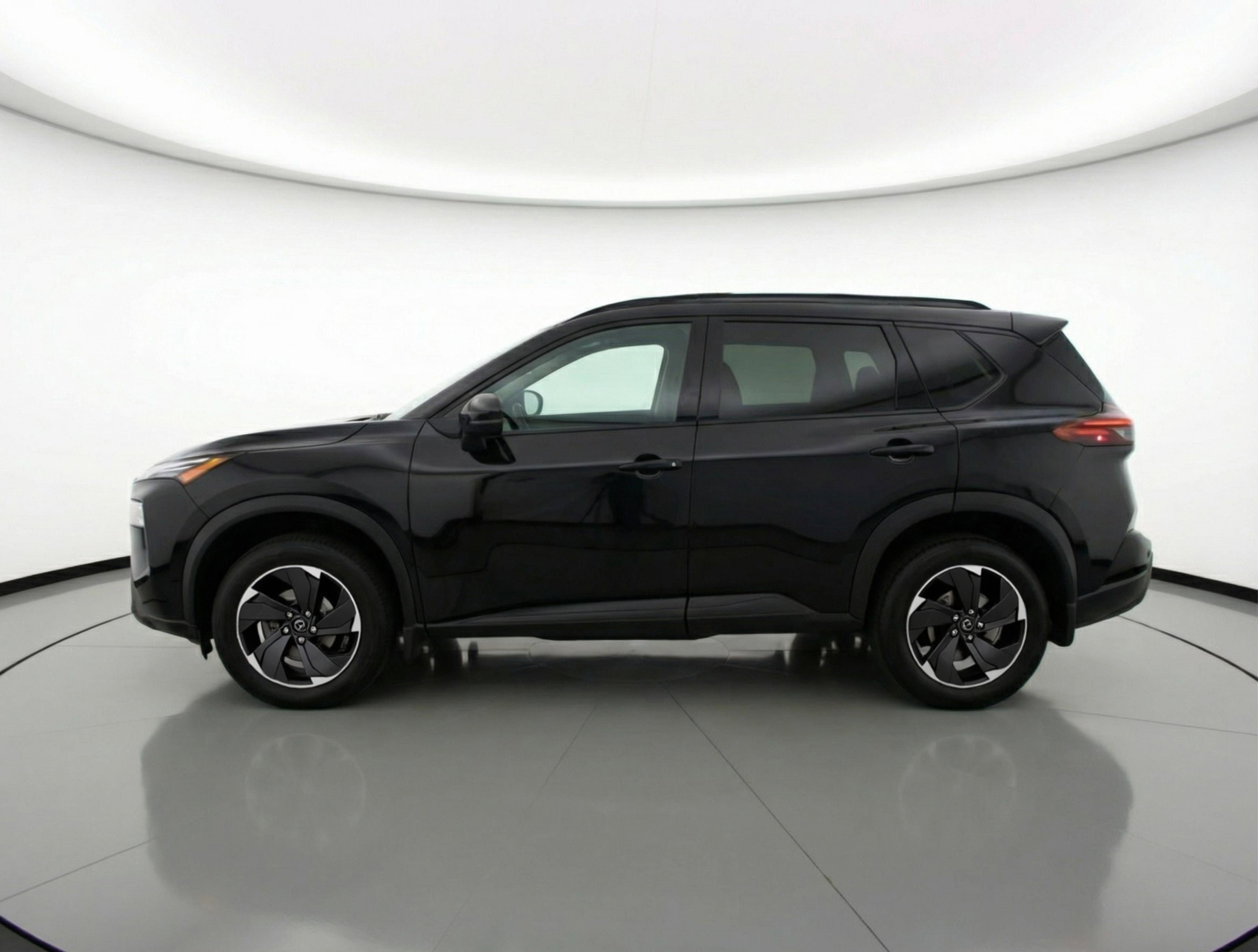 Used 2025 Nissan Rogue SV image 5