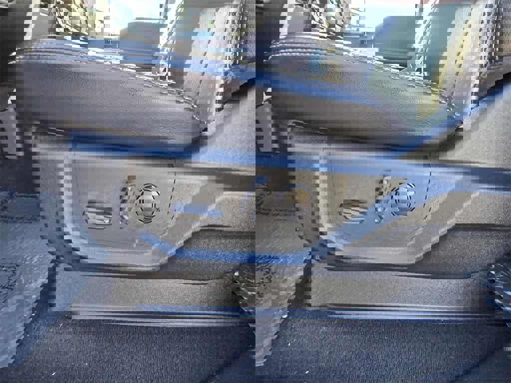 Used 2020 Ford F250 Lariat w/ Lariat Value Package image 13