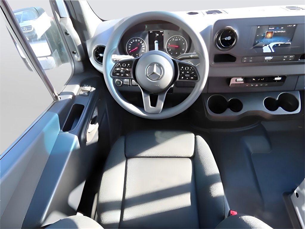 Used 2024 Mercedes-Benz Sprinter 2500 image 24