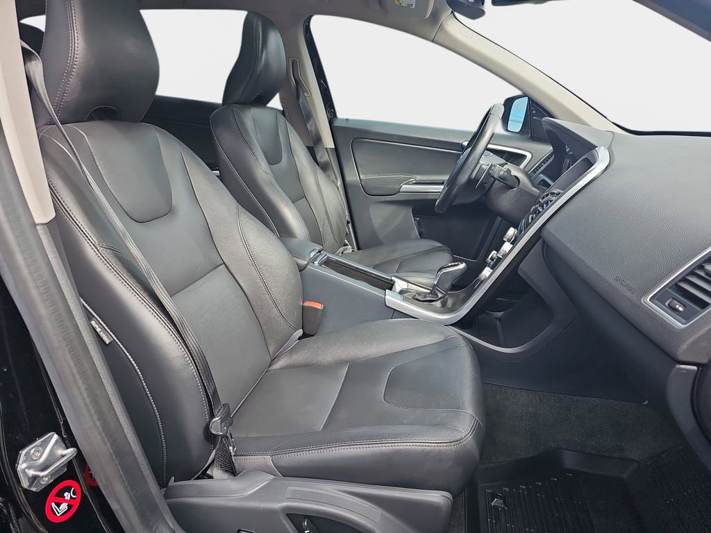 Used 2015 Volvo XC60 T6 AWD/4WD image 12