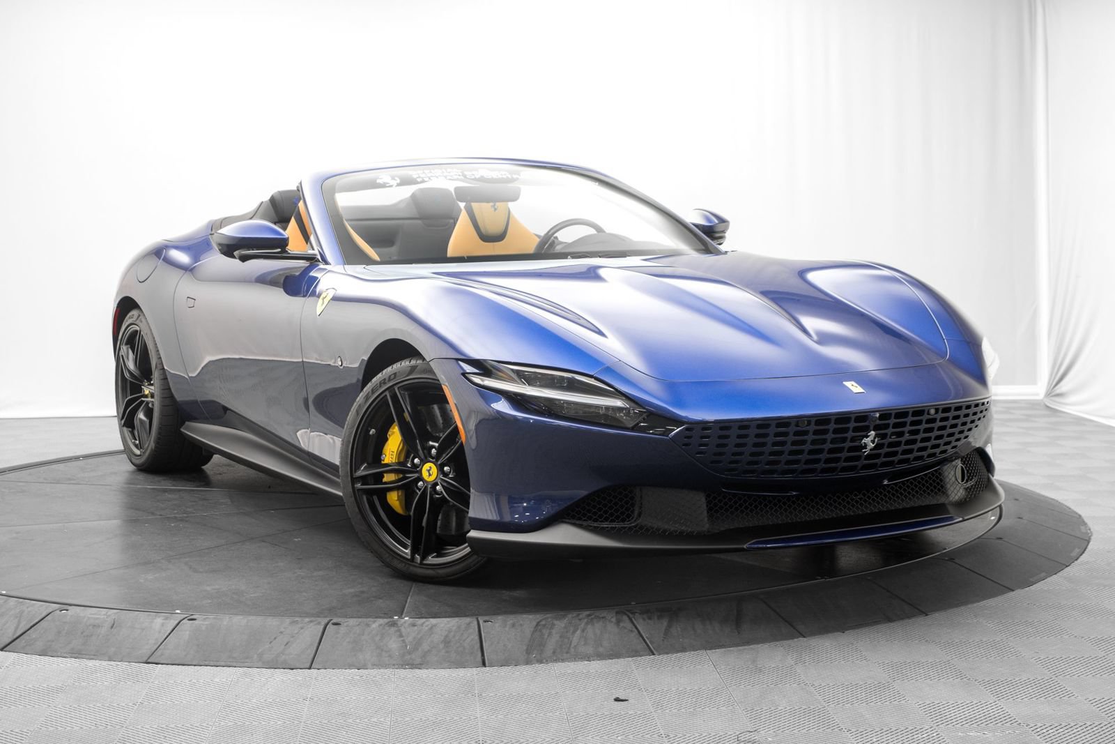 Used 2025 Ferrari Roma Spider RWD image 1
