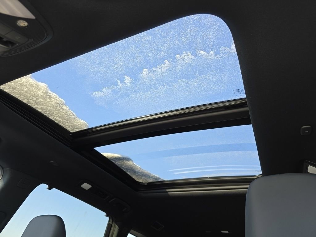 Certified 2025 INFINITI QX60 Luxe w/ Black Edition image 3