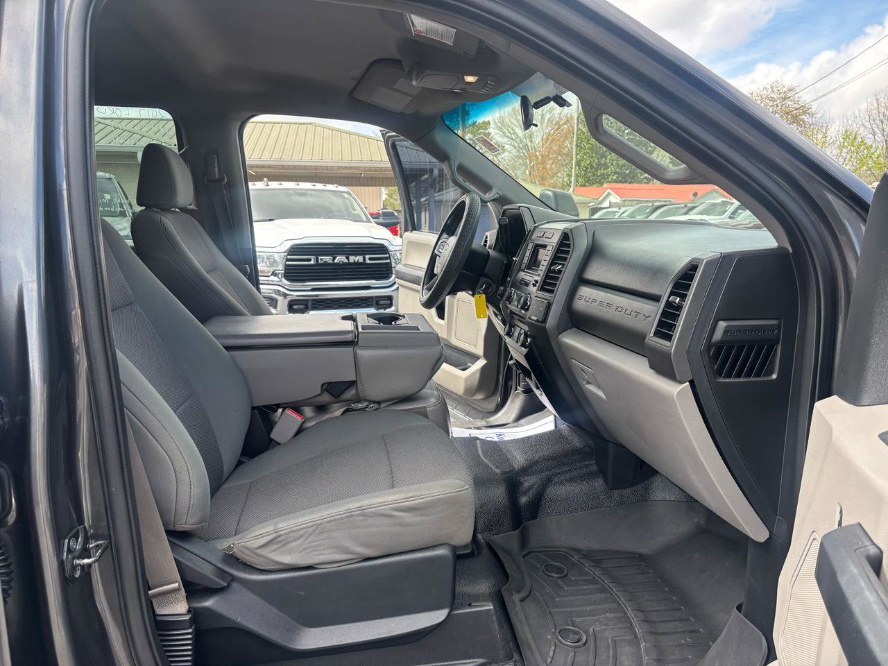 Used 2017 Ford F250 XL w/ Power Equipment Group AWD/4WD image 14