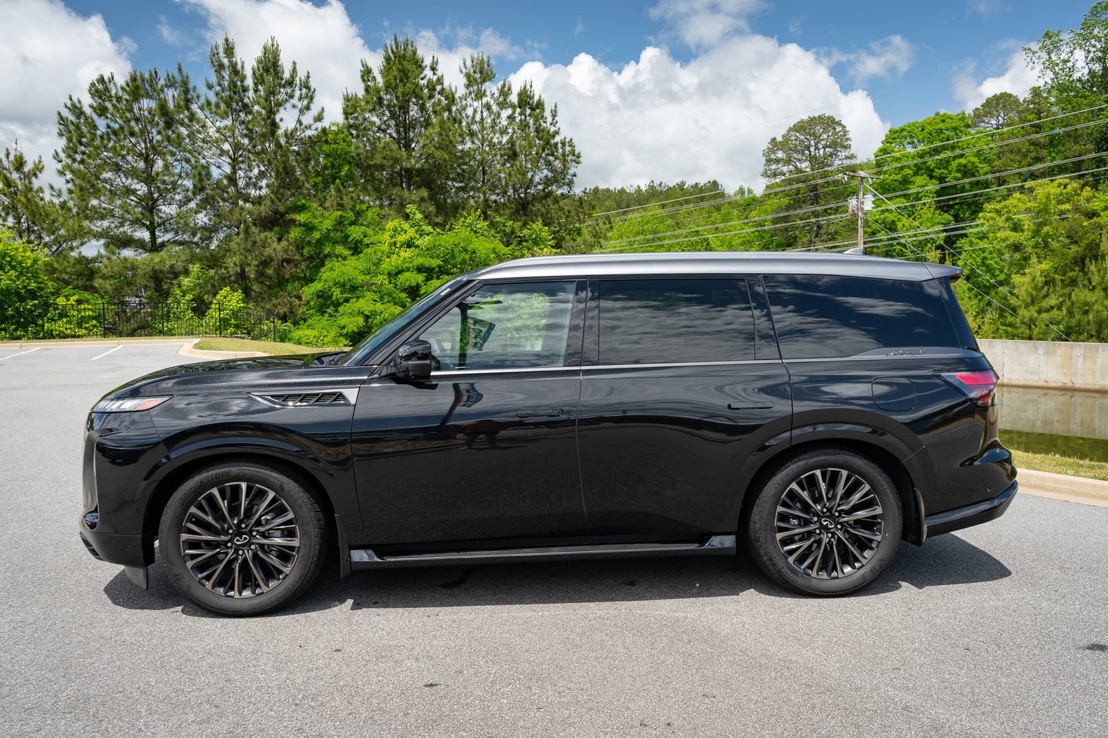 Used 2026 INFINITI QX80 Autograph w/ Premium Cargo Package AWD/4WD image 12