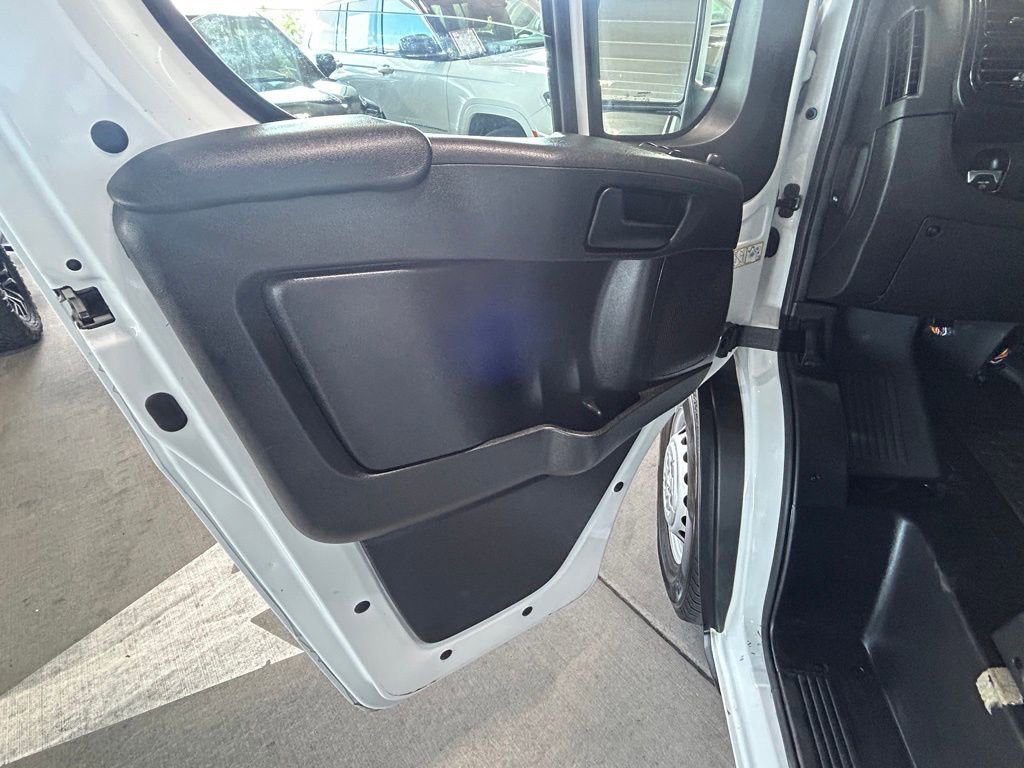 Used 2025 RAM ProMaster 2500 w/ Convenience Group image 23
