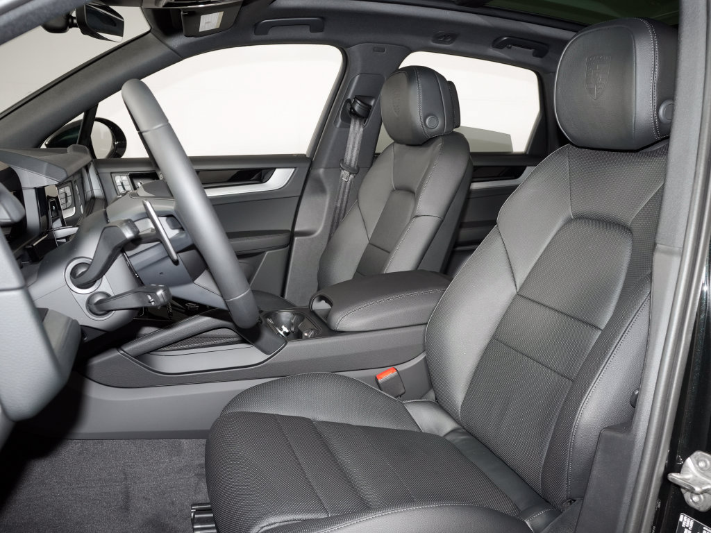 New 2026 Porsche Cayenne S AWD/4WD image 5