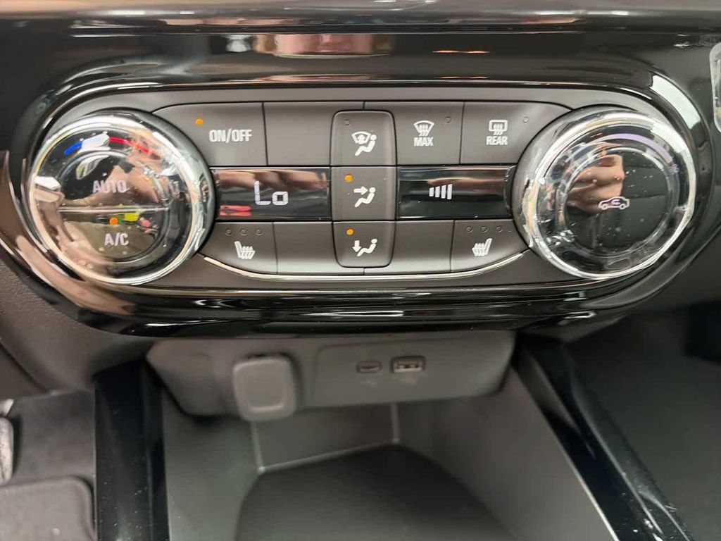 New 2026 Chevrolet Trax ACTIV w/ Driver Confidence Package FWD image 21