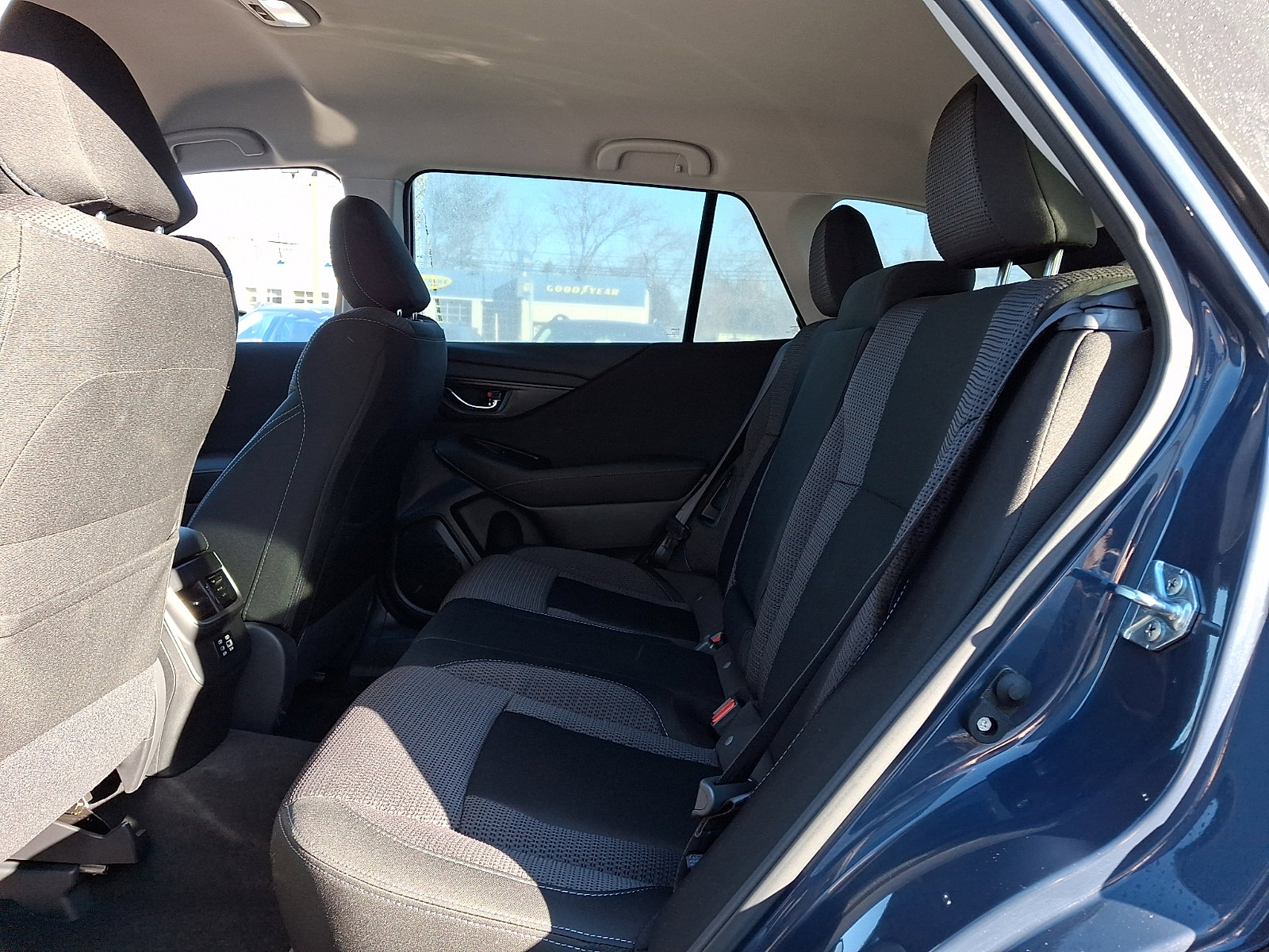 Certified 2025 Subaru Outback Premium w/ Popular Package #1A image 10