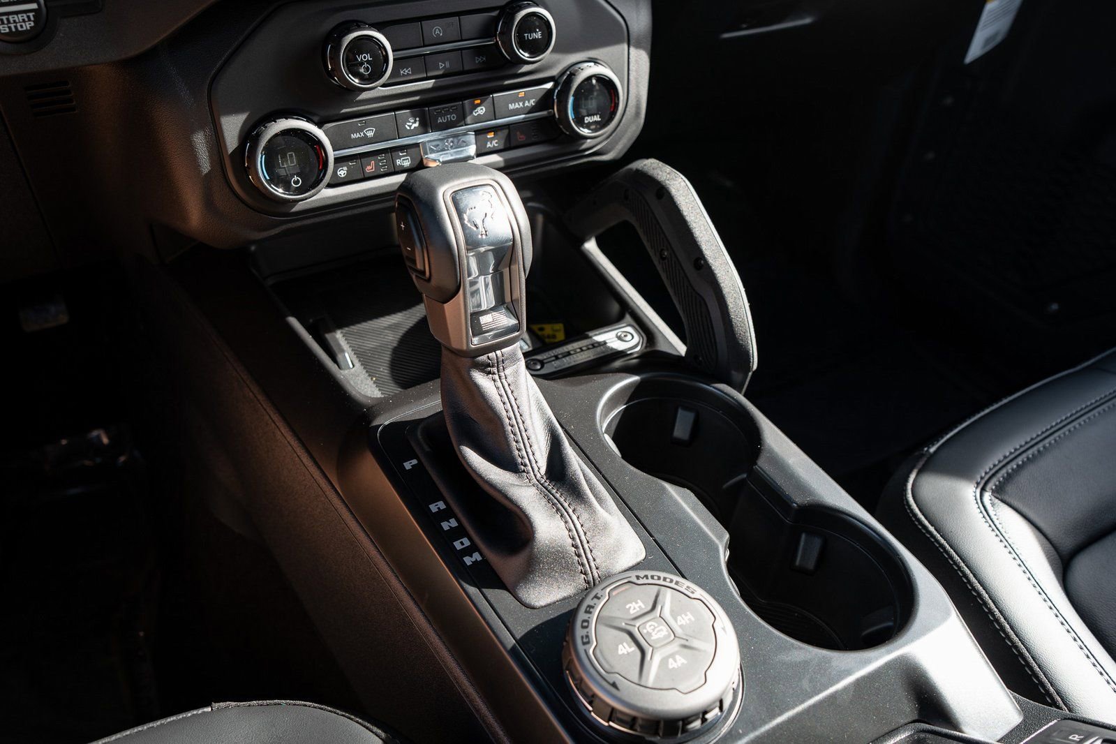 New 2025 Ford Bronco Outer Banks w/ Sasquatch Package image 27