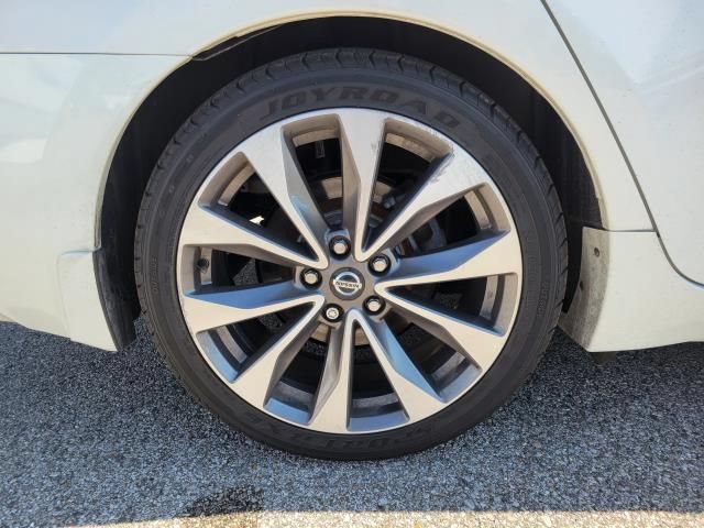 Used 2022 Nissan Maxima Platinum FWD image 5