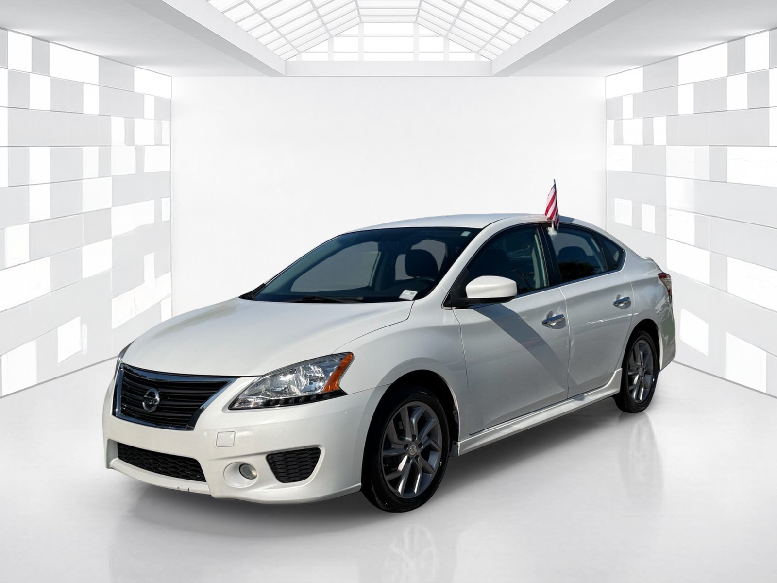 Used 2014 Nissan Sentra SR w/ SR Driver Package FWD image 3