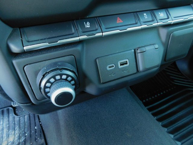 Used 2024 Chevrolet Silverado 2500 Custom image 26