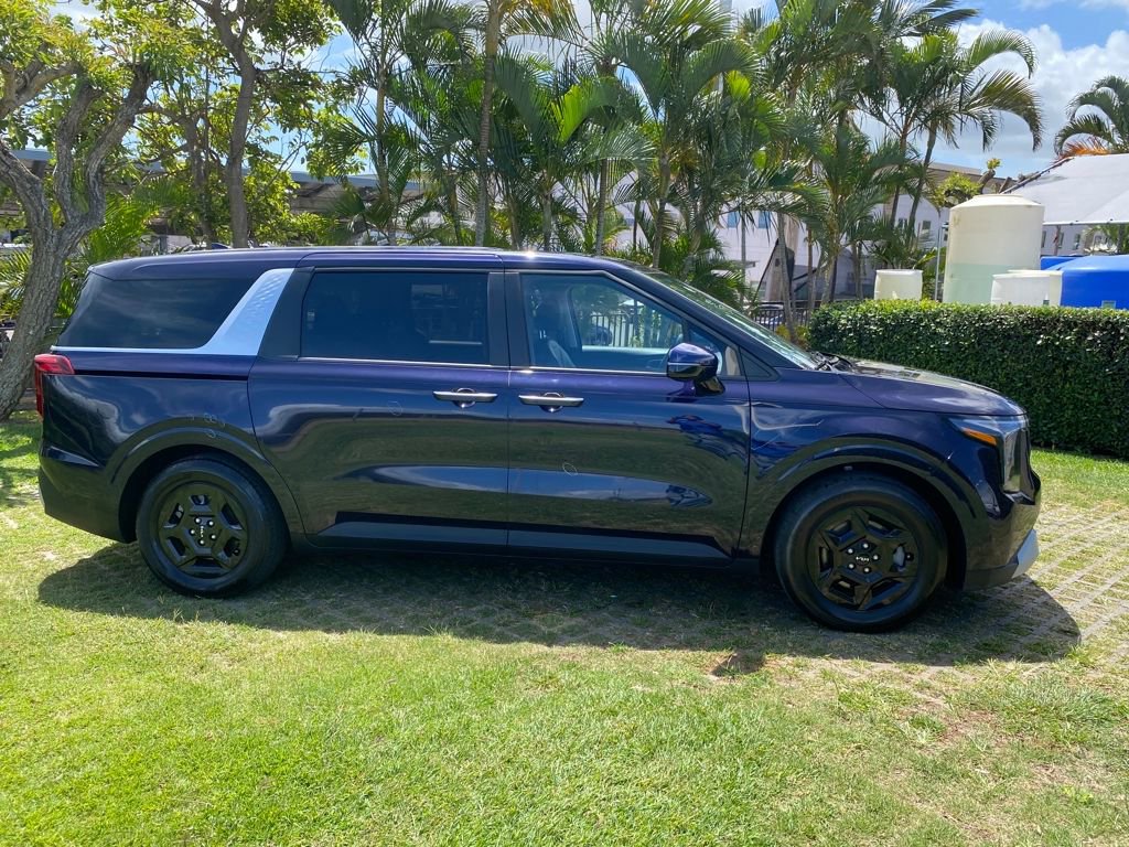 Used 2025 Kia Carnival image 8