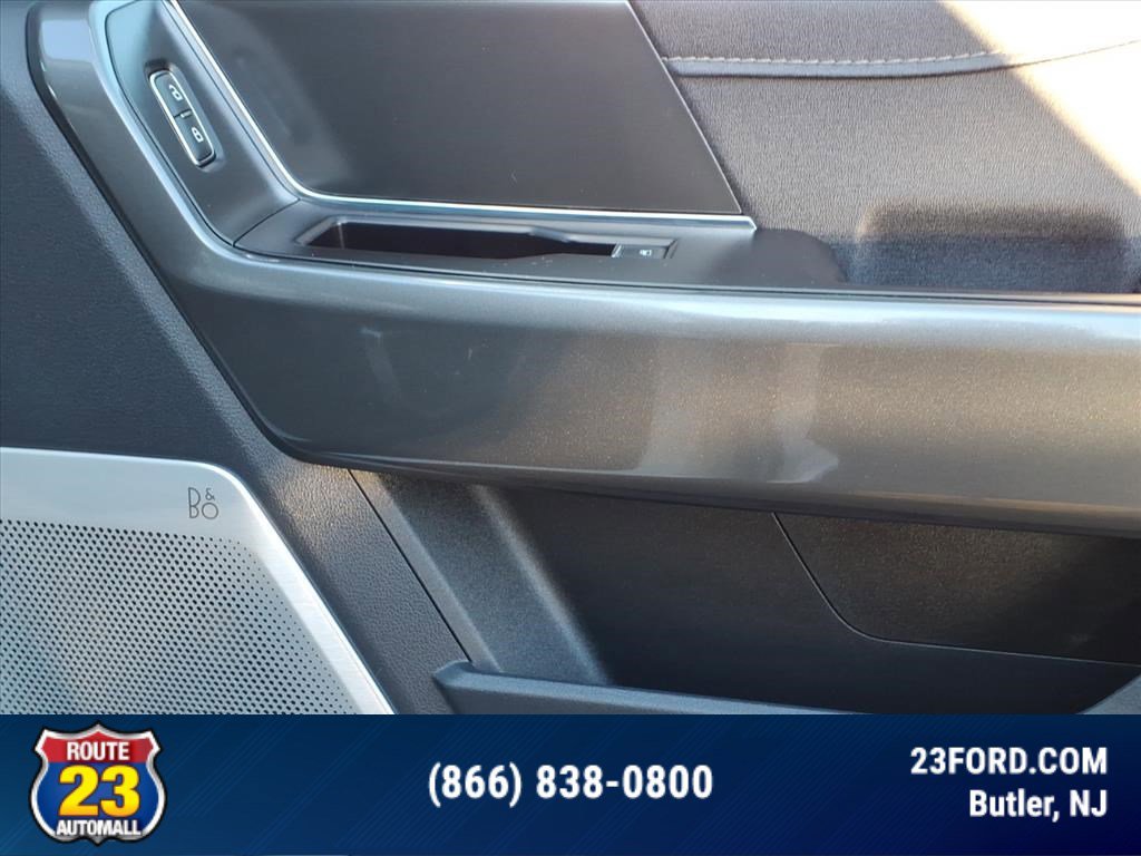 Used 2022 Ford F150 Lariat w/ Equipment Group 502A High image 9