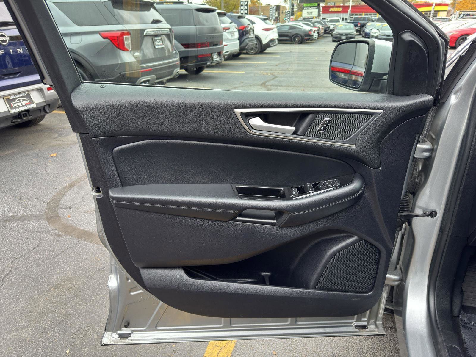 Used 2020 Ford Edge SEL image 19