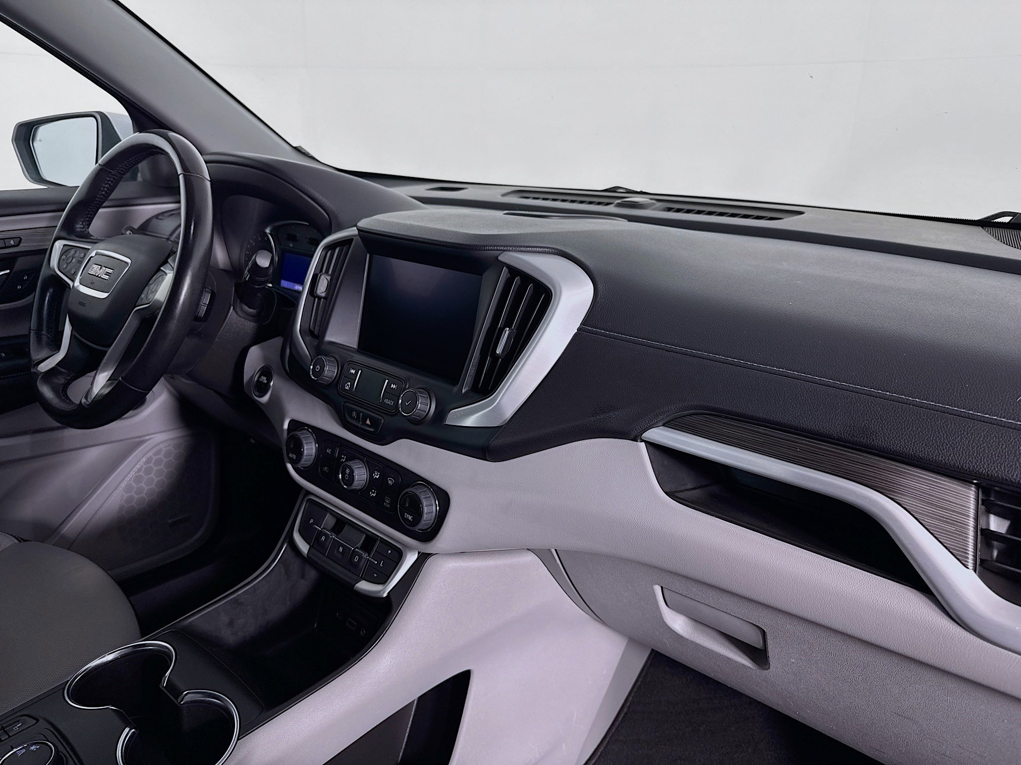 Used 2022 GMC Terrain SLT w/ Infotainment Package II FWD image 28