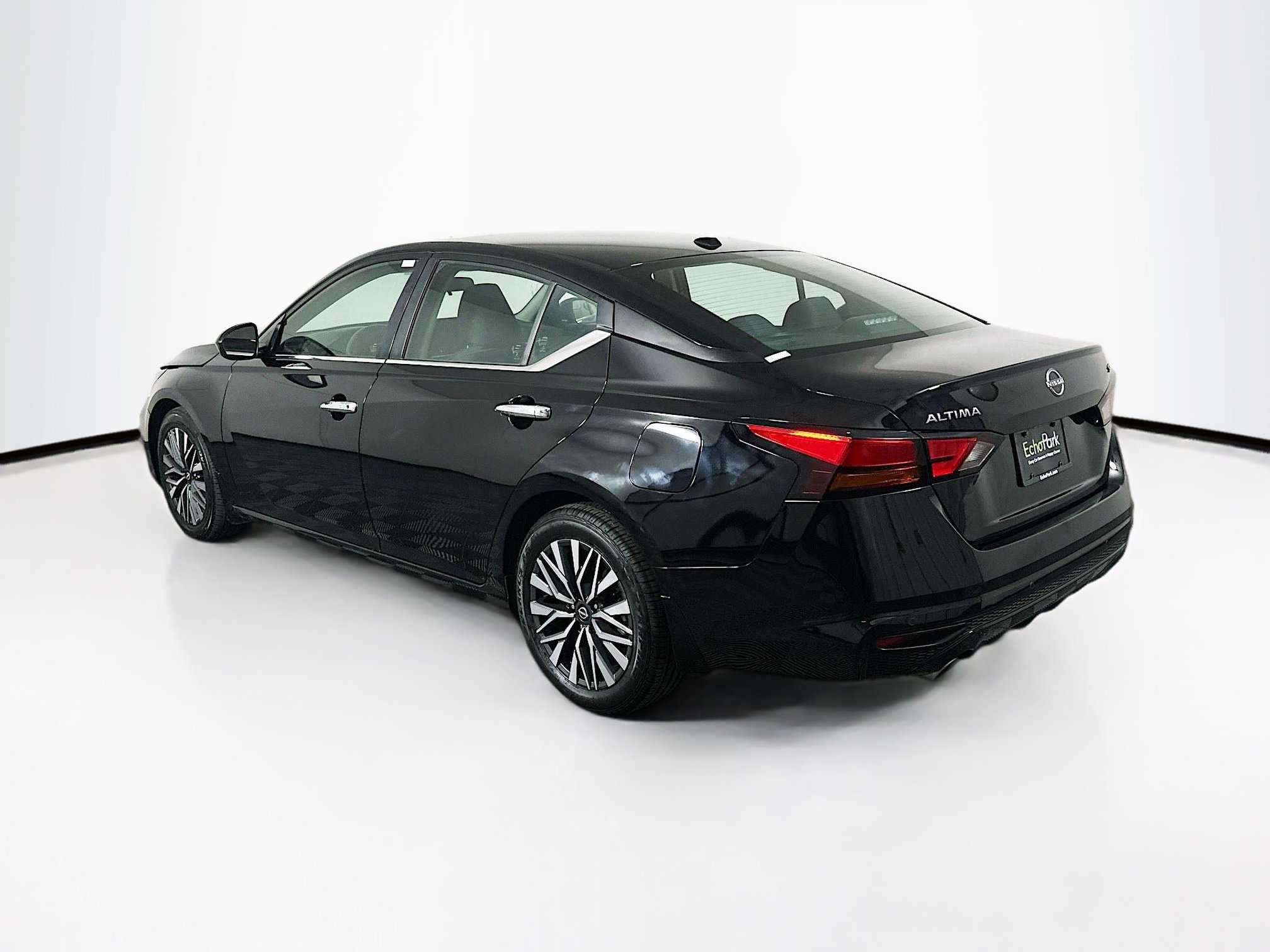 Used 2024 Nissan Altima 2.5 SV w/ SV Premium Package image 5