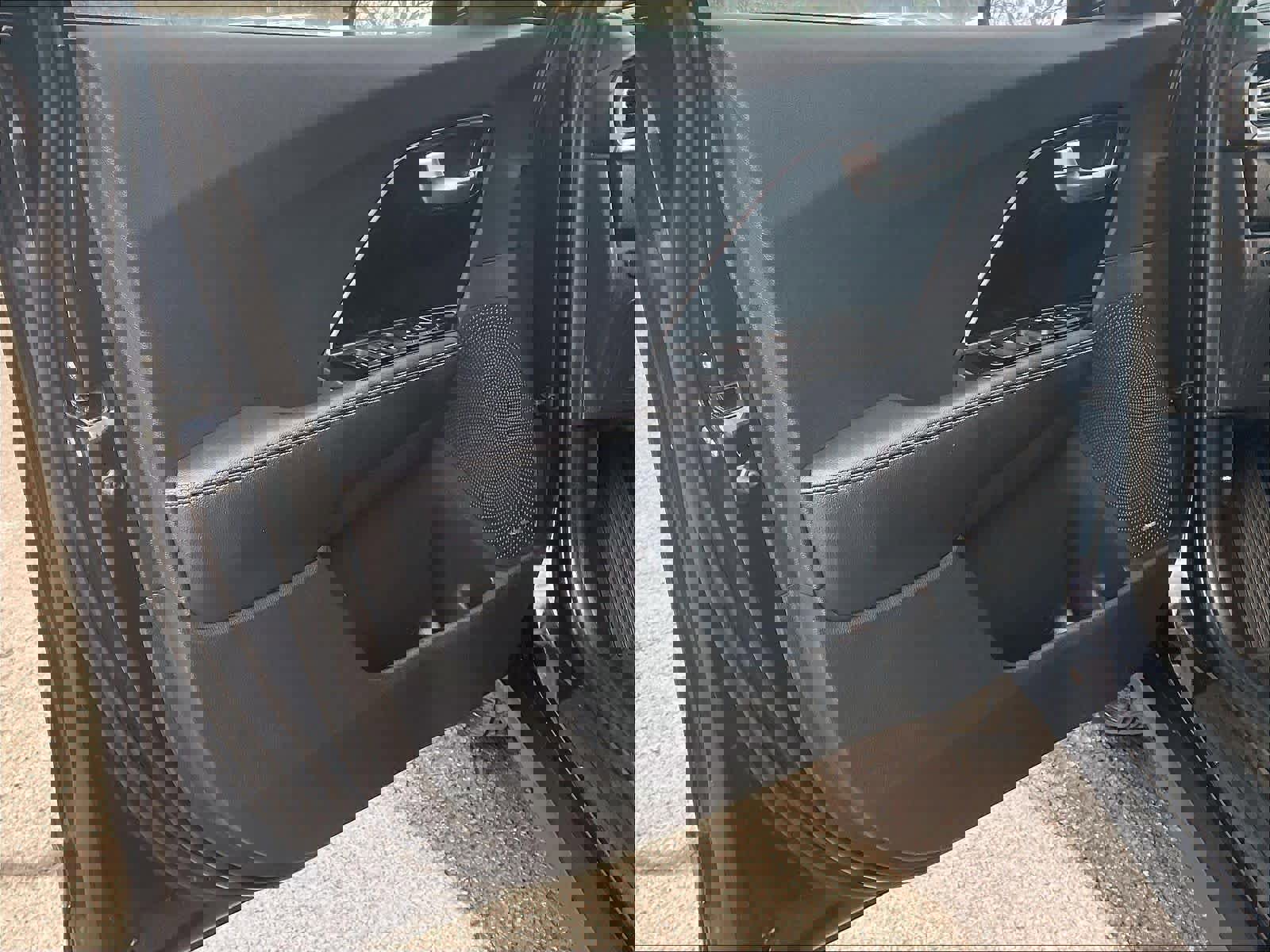 Used 2022 Kia Niro EX w/ Cold Weather Package image 9