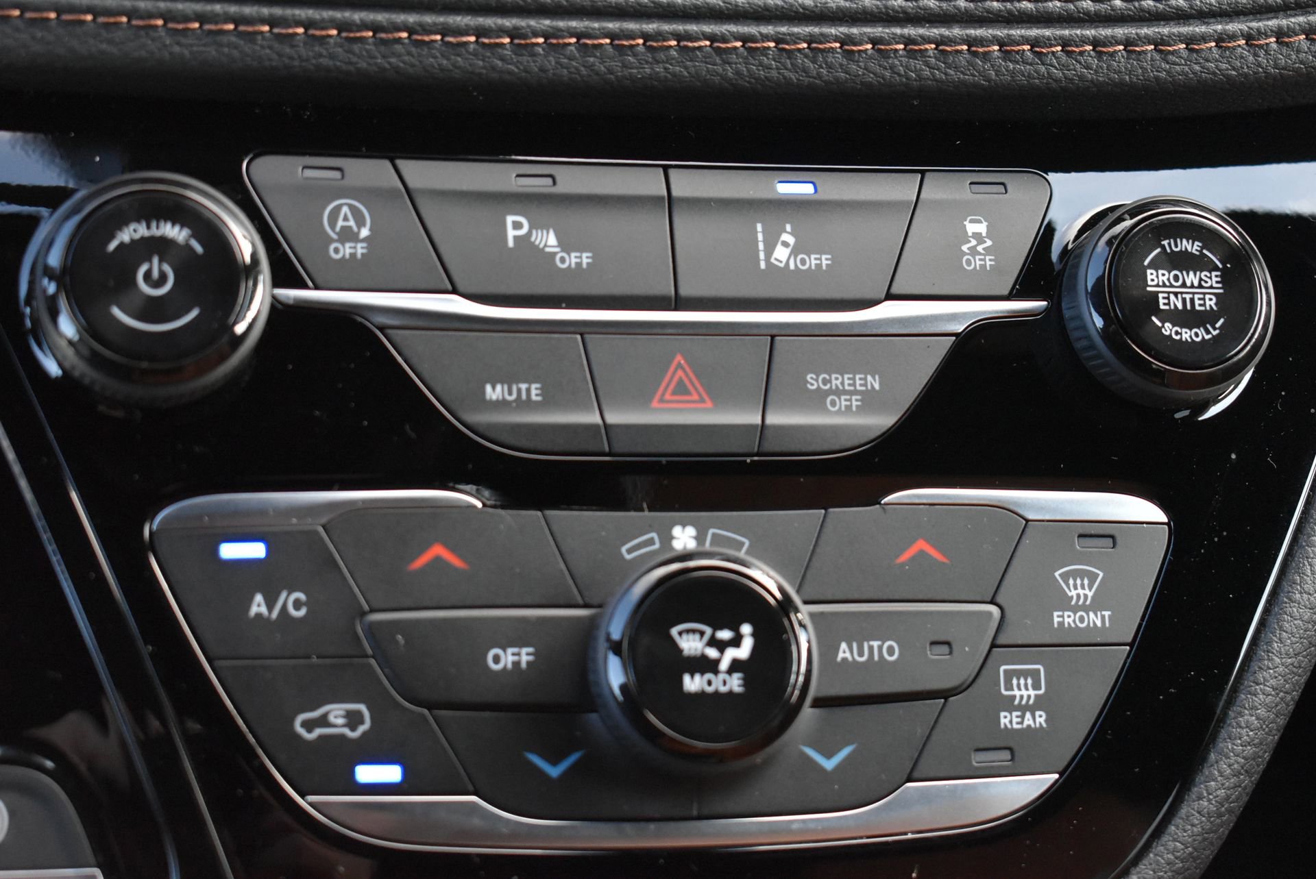 New 2026 Chrysler Pacifica Pinnacle image 36