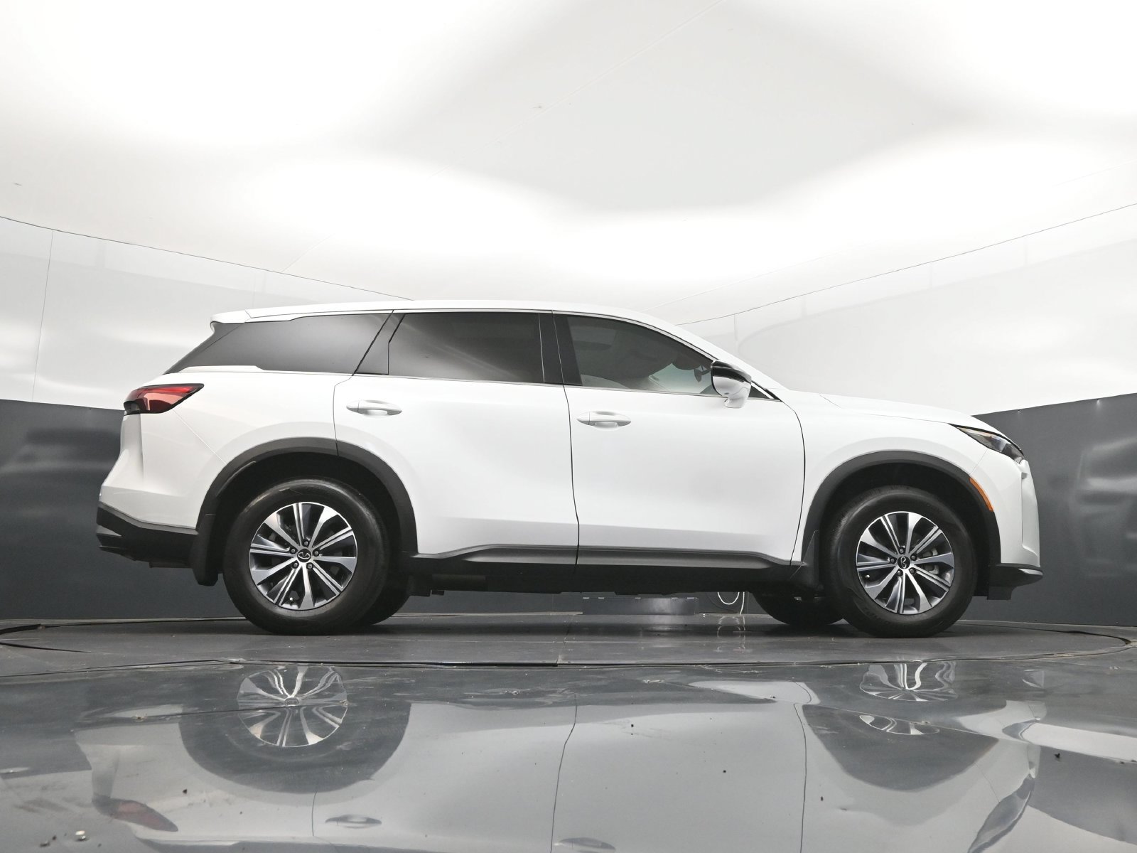 Used 2026 INFINITI QX60 Pure w/ Cargo Package FWD image 44