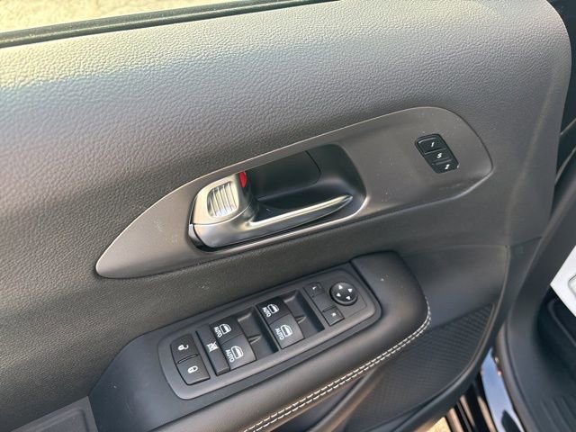 New 2026 Chrysler Pacifica Select w/ S Appearance Package image 21