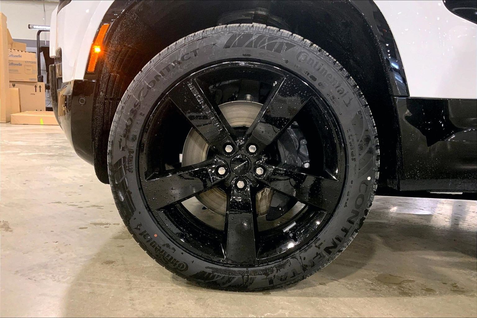 New 2026 Land Rover Defender 110 X-Dynamic SE image 11