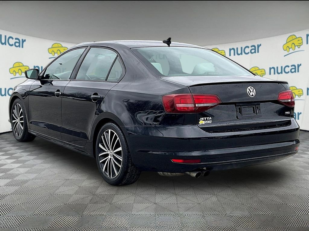 Used 2016 Volkswagen Jetta Sport image 4