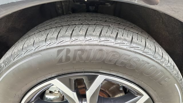 Used 2025 Toyota Sienna Platinum AWD/4WD image 46