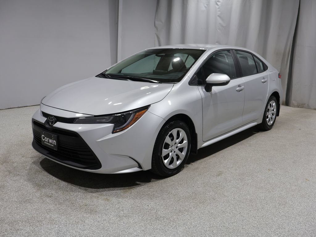 Used 2026 Toyota Corolla LE FWD image 5