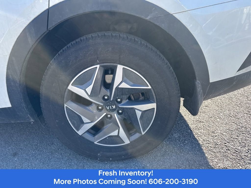 Used 2021 Kia Sorento EX image 9