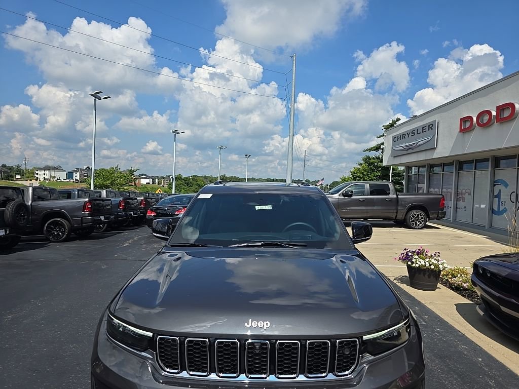 New 2025 Jeep Grand Cherokee L Overland w/ Advanced Protech Group III image 4