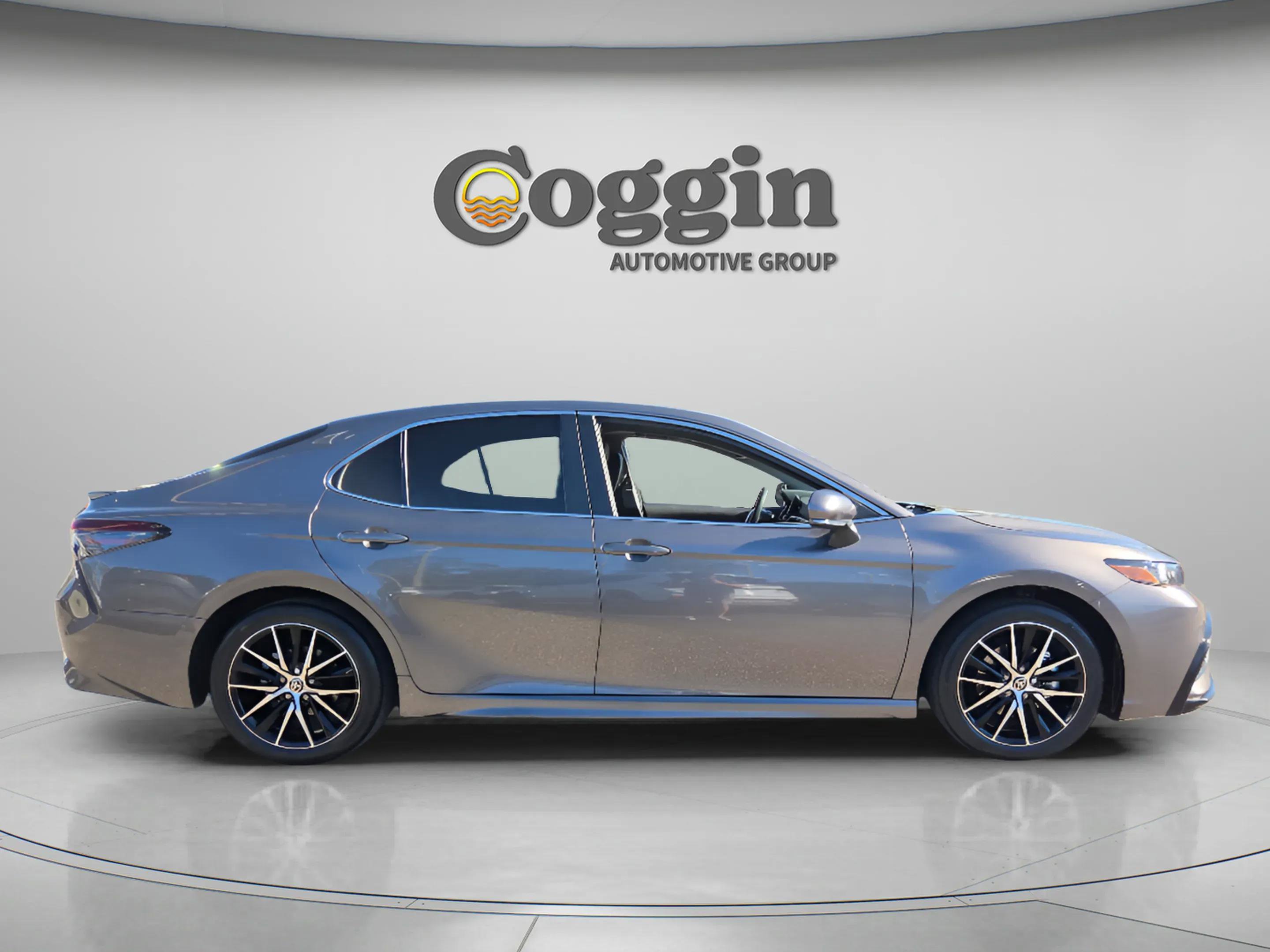 Used 2024 Toyota Camry SE w/ Convenience Package image 8