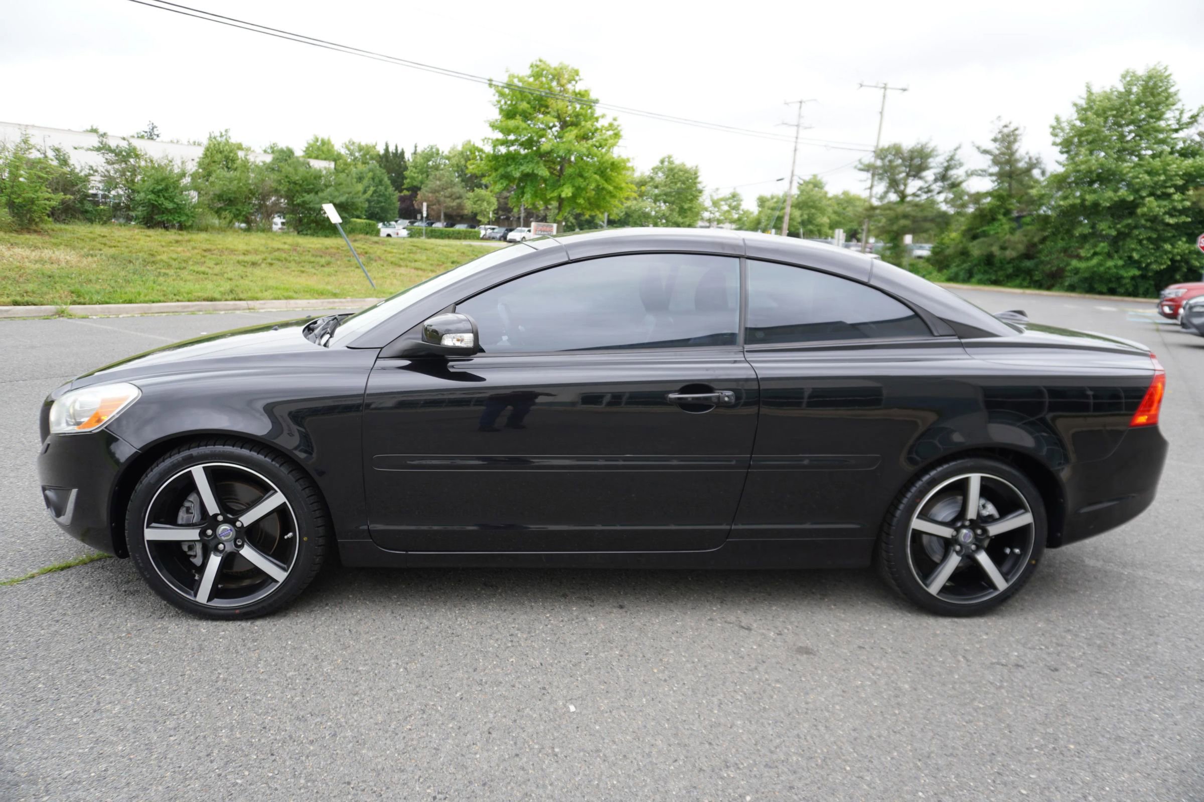 Used 2012 Volvo C70 T5 FWD image 4